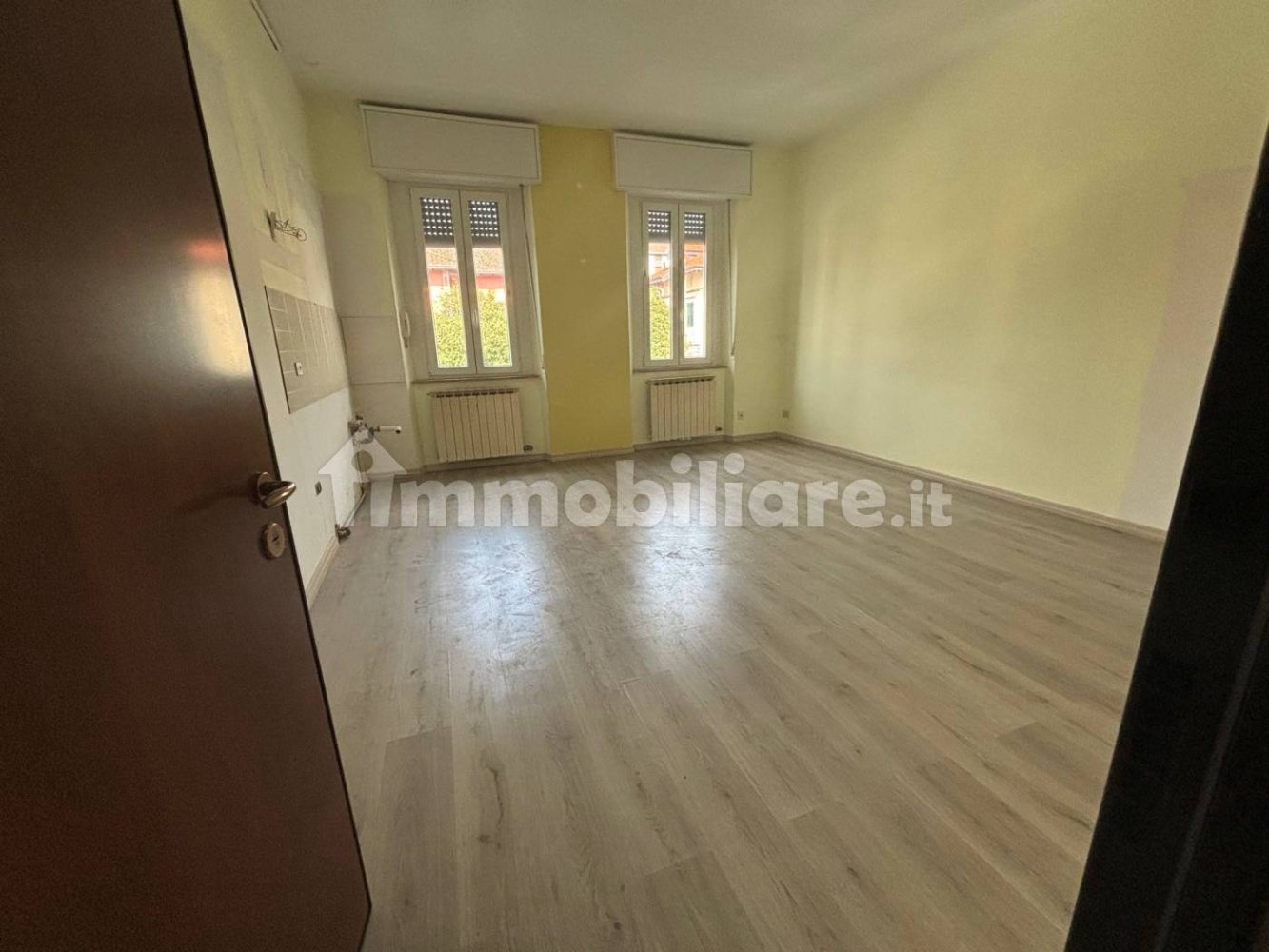 2غرفة عقار تجاري في San Vittore Olona, Italy رقم 88361