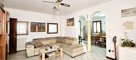 4 bedrooms Villa in Villa Estense, Italy No. 379564 2