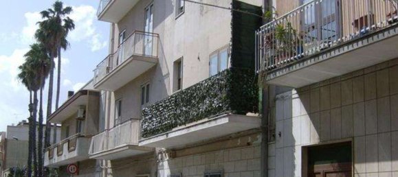 8-salle Appartement à Brindisi, Italy No. 180944 12