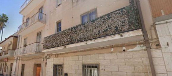 8-salle Appartement à Brindisi, Italy No. 180944 3