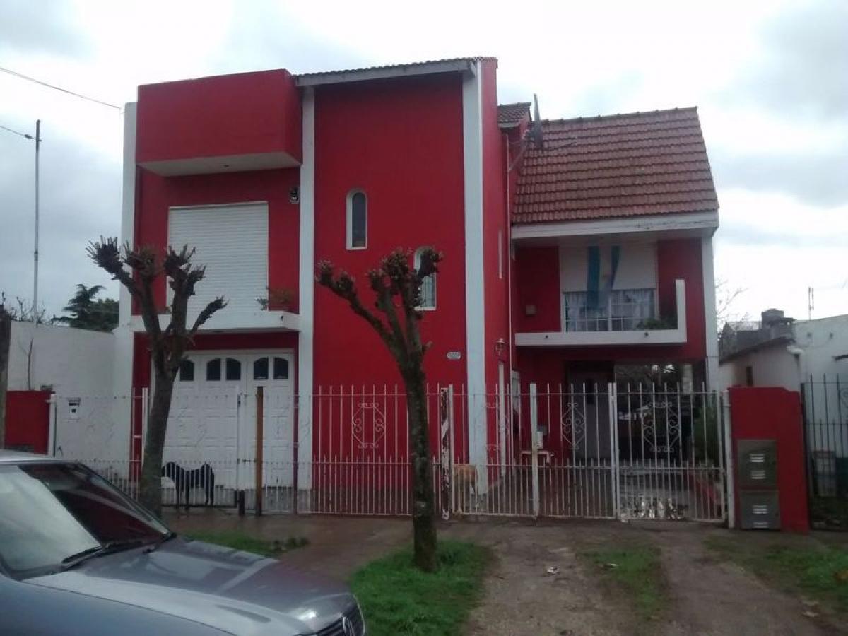 2 bedrooms House in Mar del Plata, Argentina No. 81340