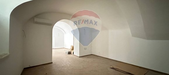 2-salle Propriété commerciale à L'Aquila, Italy No. 266435 6