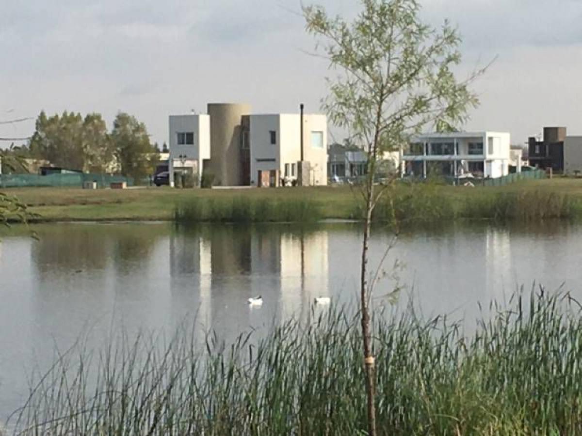 3 bedrooms House in Tigre, Argentina No. 67894