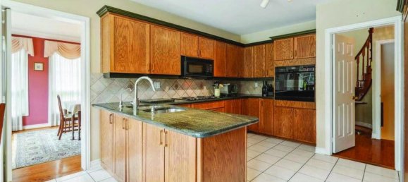 4 غرف نوم منزل في Oakville, Canada رقم 772 12