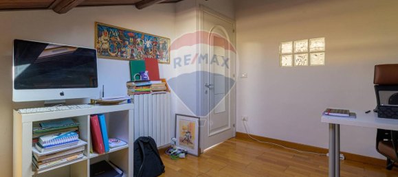 3 rooms Apartment in Jesi, Italy No. 8303 10