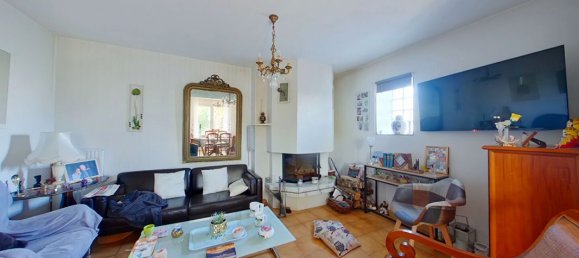 4 bedrooms House in La Riche, France No. 227040 2