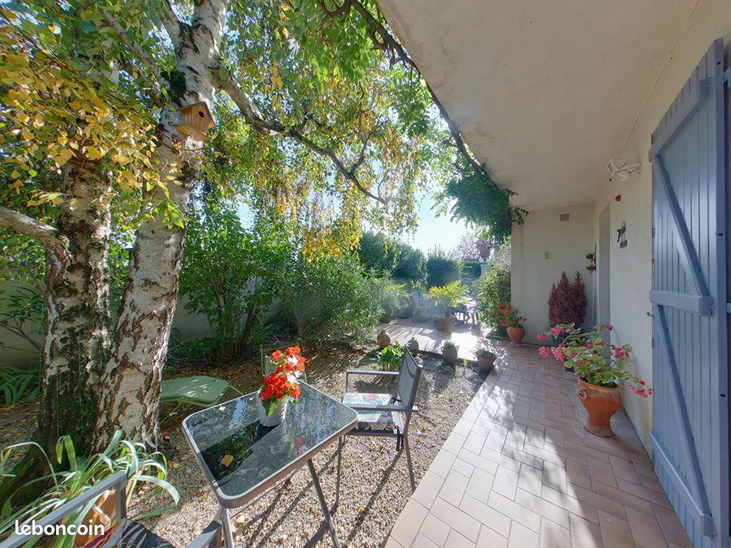 4 bedrooms House in La Riche, France No. 227040