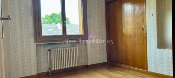 Casa de 3 dormitorios en Gap, France No. 345910 8