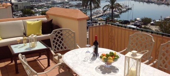 Adosado de 5 dormitorios en Estepona, Spain No. 145513 2