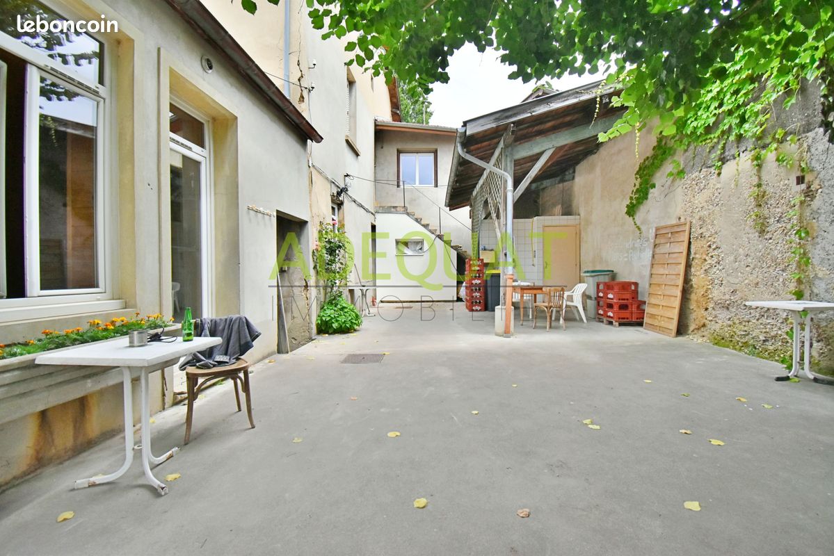 4 chambres Maison à La Tour-du-Pin, France No. 343310