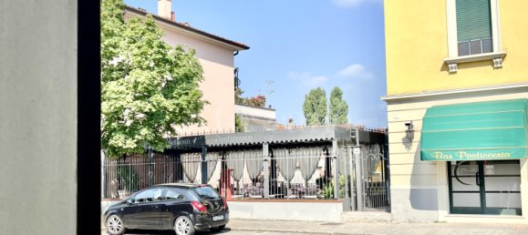 Дом с 8 комнатами в Брешиа, Италия № 324972 9