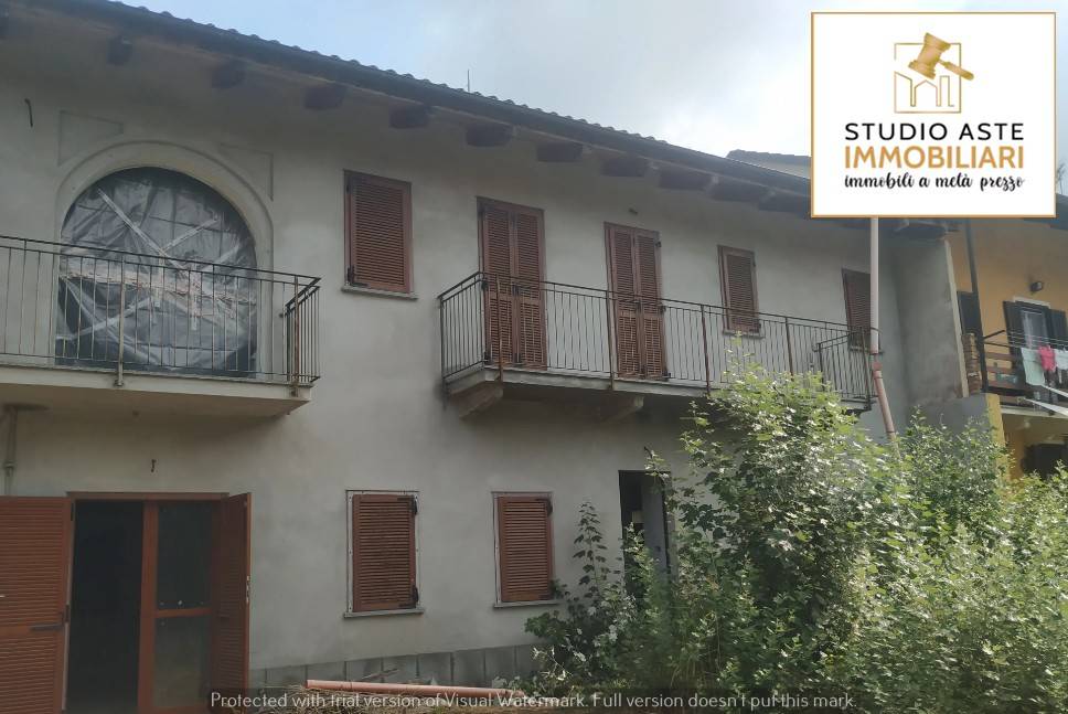5 bedrooms Building in Monteu da Po, Italy No. 45065