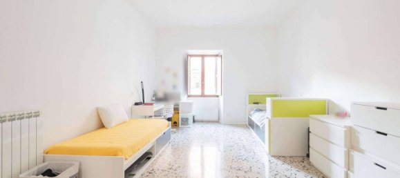 5غرفة شقة في Rome, Italy رقم 27094 32