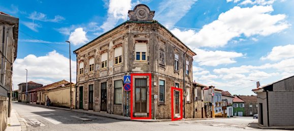 322m² Building in Valbom, Portugal No. 45103 2