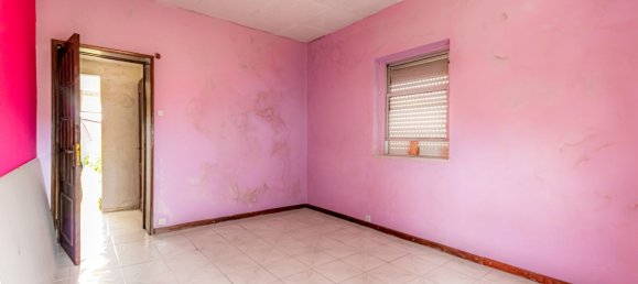 322m² Building in Valbom, Portugal No. 45103 22