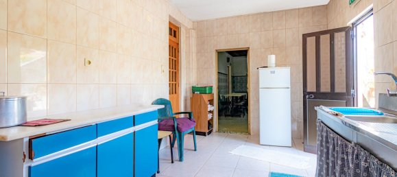 322m² Building in Valbom, Portugal No. 45103 35