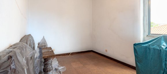 322m² Building in Valbom, Portugal No. 45103 23