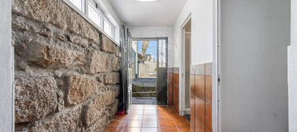 4 bedrooms House in Porto, Portugal No. 155956 9