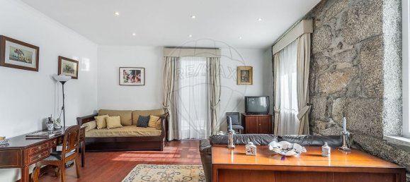 4 bedrooms House in Porto, Portugal No. 155956 10