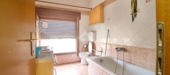 Квартира с 4 комнатами в Реджо Эмилия, Италия № 4733 31