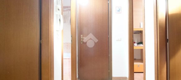 Квартира с 4 комнатами в Реджо Эмилия, Италия № 4733 15