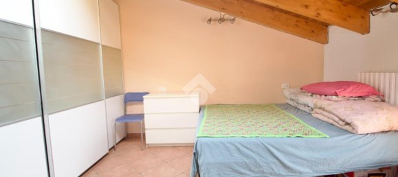 Квартира с 4 комнатами в Реджо Эмилия, Италия № 4733 4