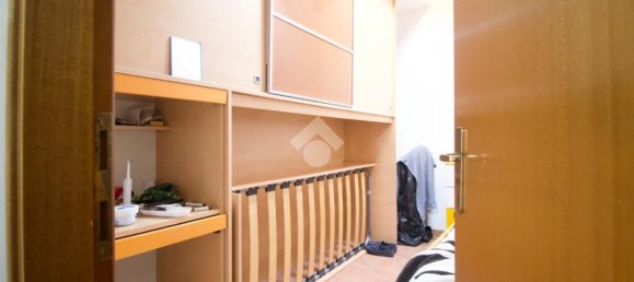 Квартира с 4 комнатами в Реджо Эмилия, Италия № 4733 18