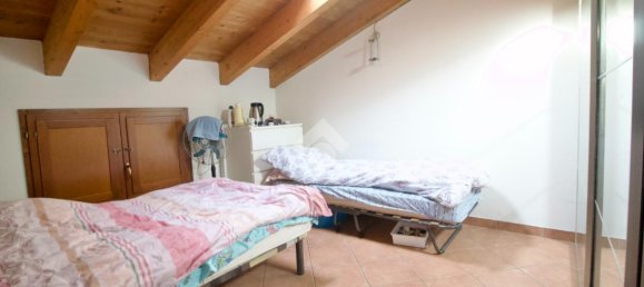 Квартира с 4 комнатами в Реджо Эмилия, Италия № 4733 22