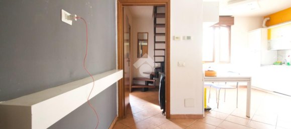 Квартира с 4 комнатами в Реджо Эмилия, Италия № 4733 16