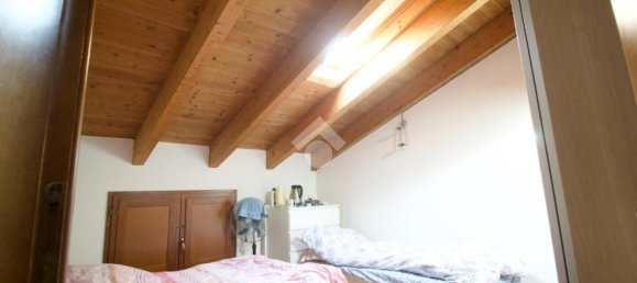 Квартира с 4 комнатами в Реджо Эмилия, Италия № 4733 21