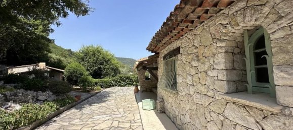 5 bedrooms Villa in Alpes-Maritimes, France No. 342368 2