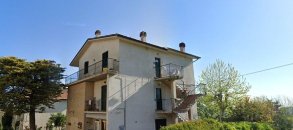 5 rooms Apartment in Torre San Patrizio, Italy No. 93326 2