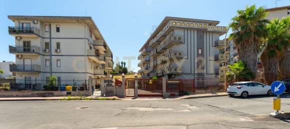 3 bedrooms Apartment in Belpasso, Italy No. 327391 2