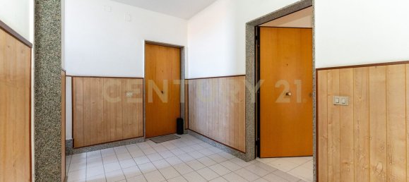 3 bedrooms Apartment in Belpasso, Italy No. 327391 3