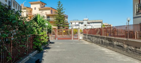 3 bedrooms Apartment in Belpasso, Italy No. 327391 6