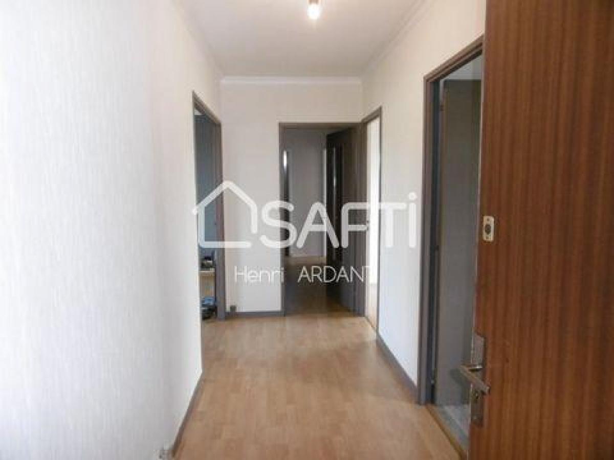 4 غرف نوم شقة في Limoges, France رقم 25477