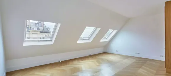 4 bedrooms Duplex in Paris, France No. 182702 13