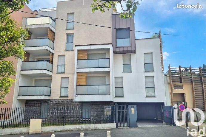 2 bedrooms Apartment in Noisy-le-Sec, France No. 314894