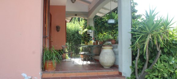 Villa de 6 dormitorios en Carrara, Italy No. 45775 3