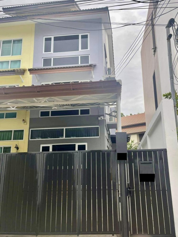 3 chambres Maison de ville à Phra Khanong, Thailand No. 65616