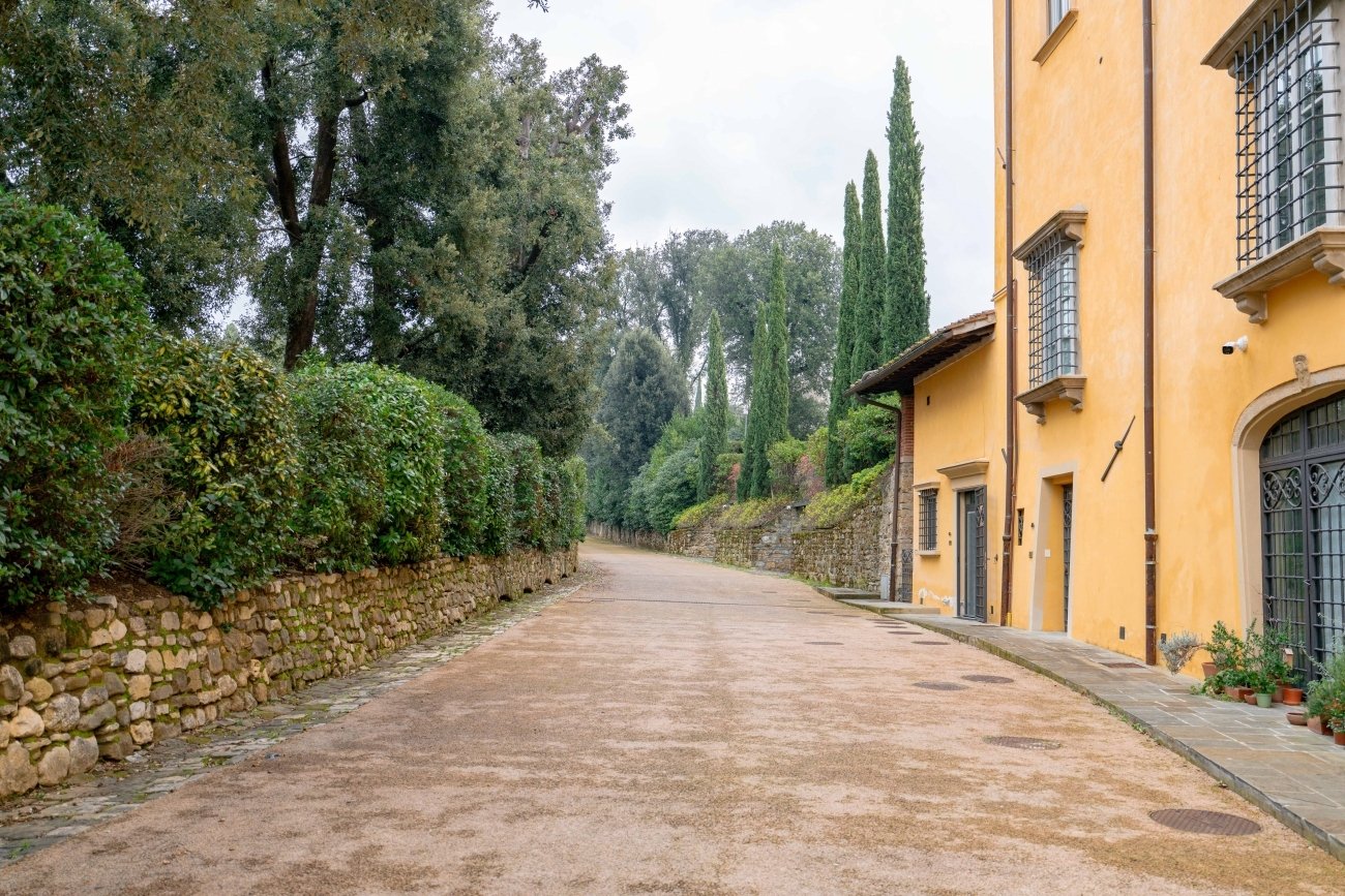 5 bedrooms Apartment in Florence, Italy No. 180004