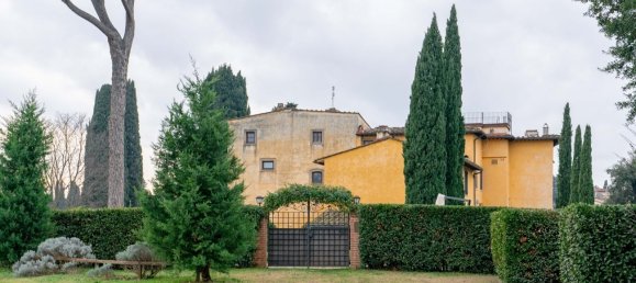 5 bedrooms Apartment in Florence, Italy No. 180004 2