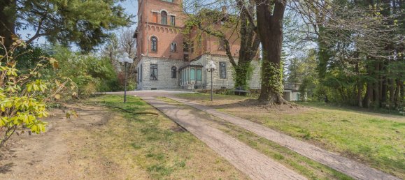 Вилла с 15 спальнями в Варесе, Италия № 188330 10