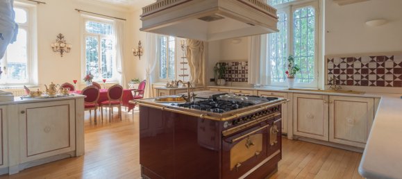 Вилла с 15 спальнями в Варесе, Италия № 188330 32