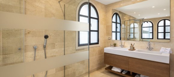 12 Schlafzimmer Villa in Marbella, Spain, Nr. 102187 12