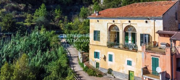 9 rooms Apartment in Loano, Italy No. 275419 2