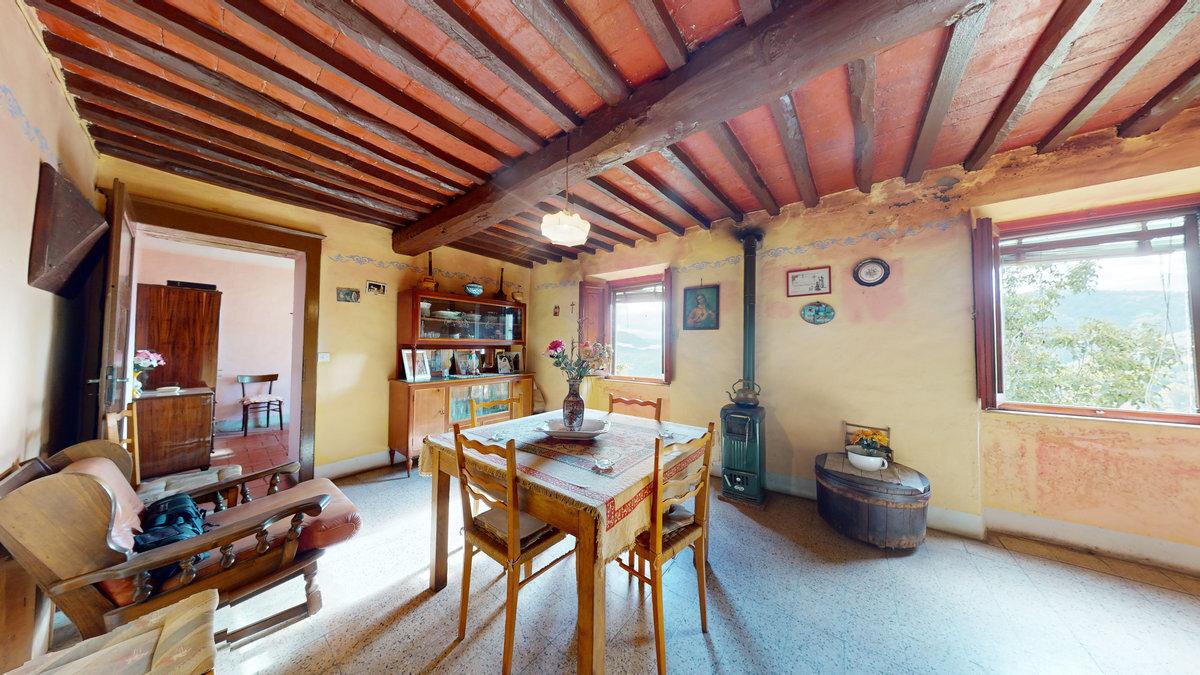 4 bedrooms House in Borgo a Mozzano, Italy No. 235309