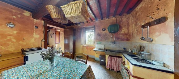 4 bedrooms House in Borgo a Mozzano, Italy No. 235309 10