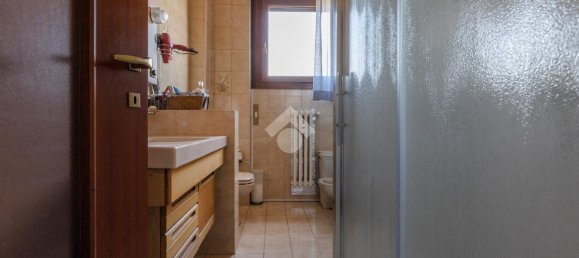 3-salle Appartement à Marnate, Italy No. 7334 21