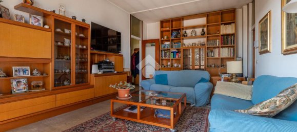 3-salle Appartement à Marnate, Italy No. 7334 11